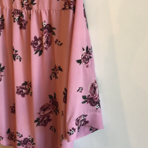 Torrid Women’s Button Up Top Size 1 - Picture 6 of 8